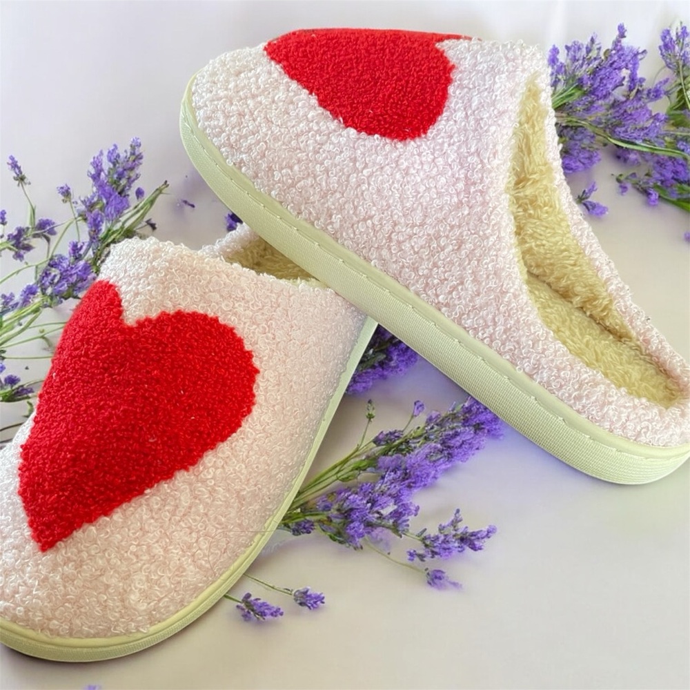 2/$30🔥xoxo Pink Slippers with Red Heart